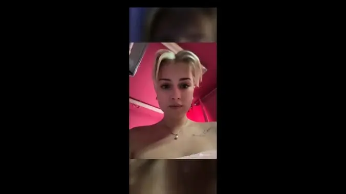 á¢áá¢ð ê¦ðá±ðð Taking a Shower