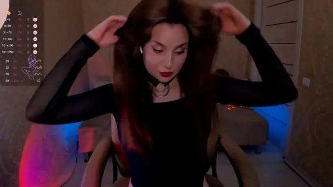 Booty super slim and big boobs pretty face babe show