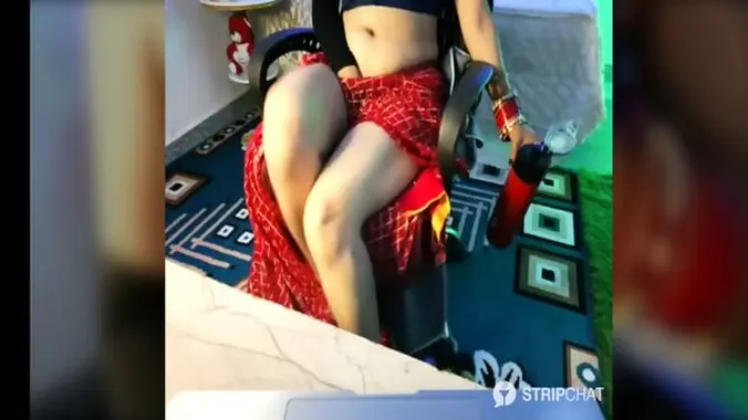 Beautiful bhabhi showing nude boobs masturbating hard