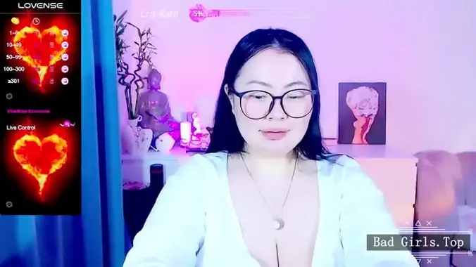 Webcam petite BBW huge natural boobs asian babe