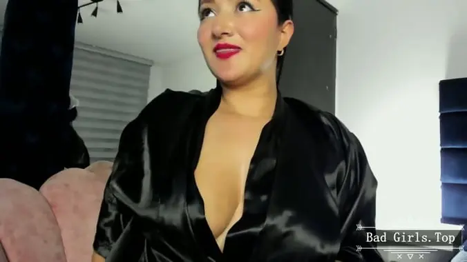 Petite big ass and huge natural boobs milf show
