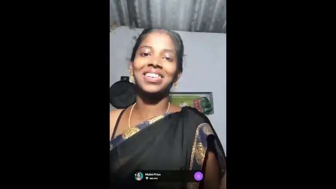 Cute baby showing nude bhosda