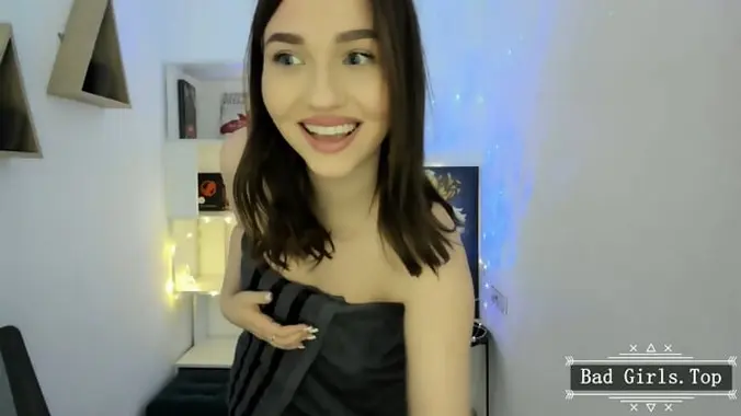 Pretty amateur brunette busty webcam babe