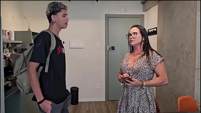 Young Adult Virgin learning from naughty Milf.