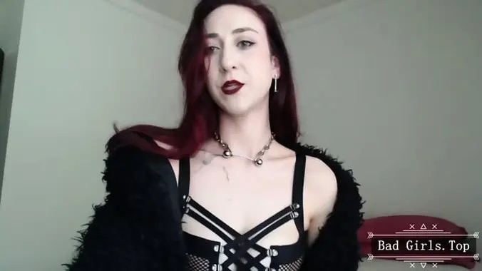 Redhead skinny busty hot milf in sexy lingerie